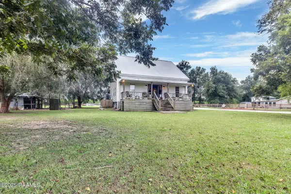 1098 Charles Marks Road, Arnaudville, LA 70512