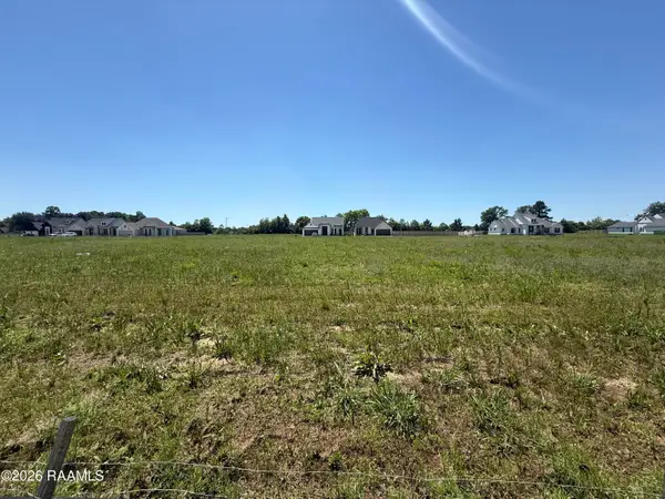 704 Whispering Meadows Road, Broussard, LA 70518