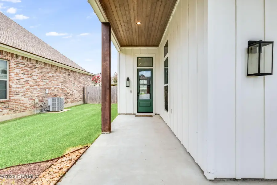 415 Easy Rock Landing Drive, Broussard, LA 70518 - #2