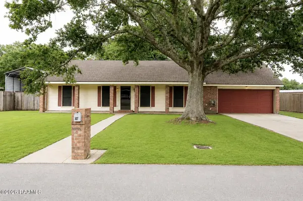 107 W Bayou Shore Street, Lafayette, LA 70508