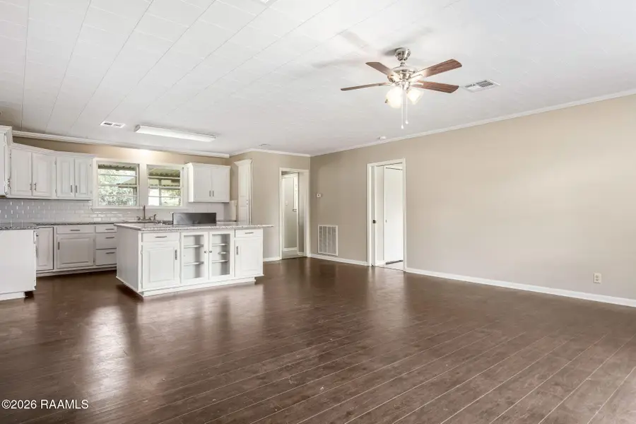 132 W White Street, Opelousas, LA 70570 - #3
