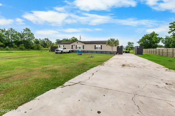 1227 Chawee Road, Breaux Bridge, LA 70517
