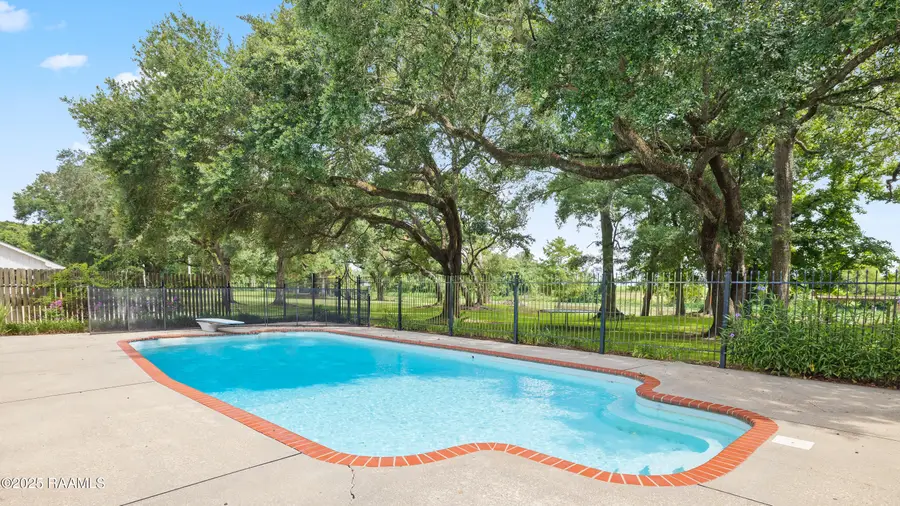 9203 E Old Spanish Trail, Jeanerette, LA 70544 - #2