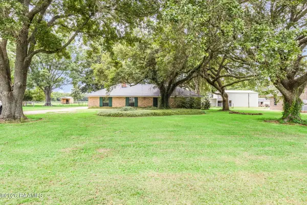 828 Espasie Drive, Youngsville, LA 70592