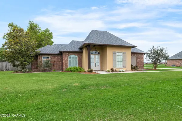 211 Oak Shadows Drive, Youngsville, LA 70592