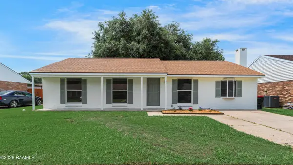 209 Village Lane, Lafayette, LA 70506