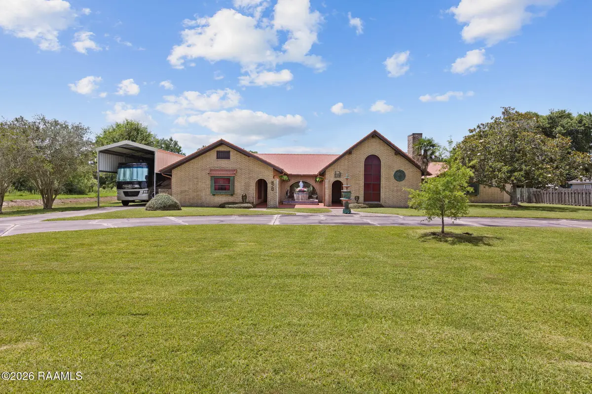 820 E F Street, Rayne, LA 70578 - #1