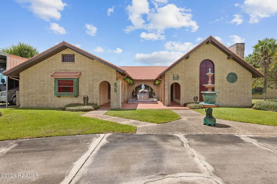 820 E F Street, Rayne, LA 70578 - #3