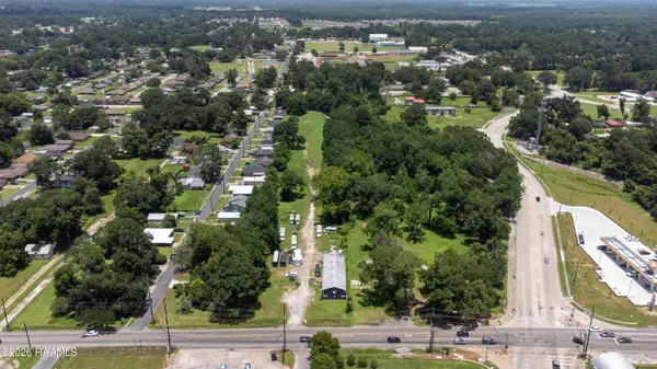 1005 Carmel Drive, Lafayette, LA 70501