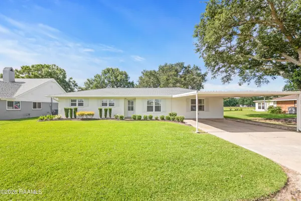706 E E Street, Rayne, LA 70578