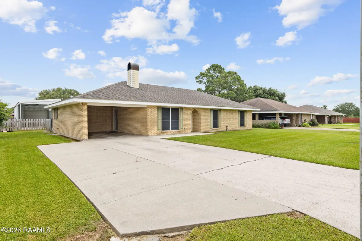 815 E E Street, Rayne, LA 70578 - #1