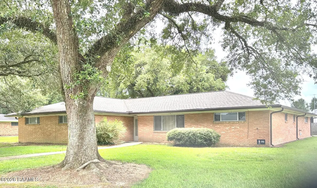 800 E F Street, Rayne, LA 70578 - #1
