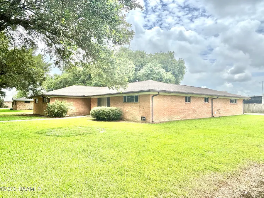 800 E F Street, Rayne, LA 70578 - #2