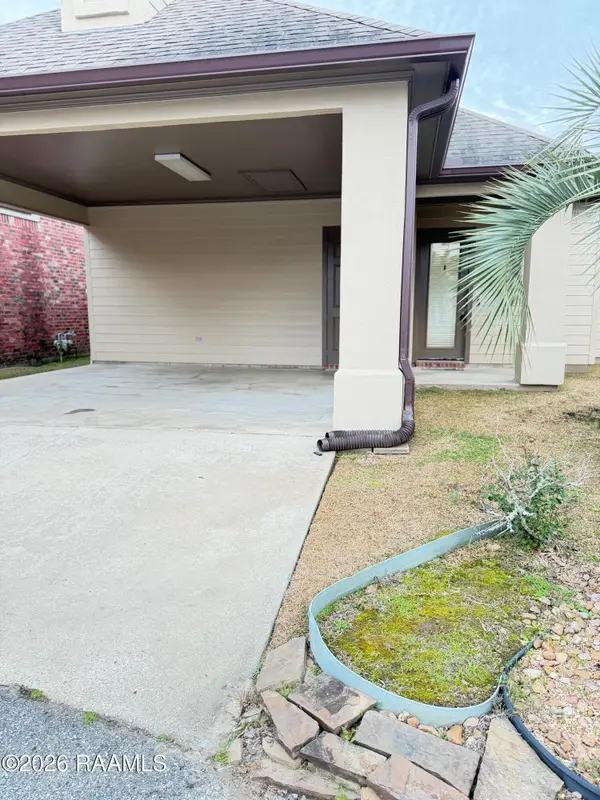 111 Seaside Lane, Lafayette, LA 70506