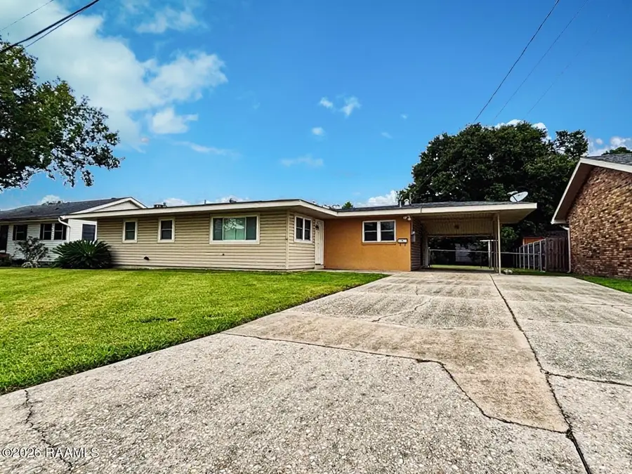 718 Deprima St, Berwick, LA 70342 - #2