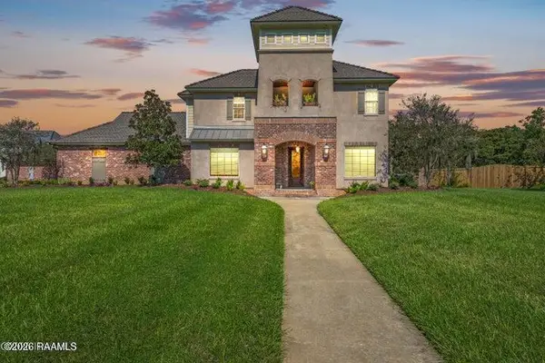 1058 Angelwood Circle, Breaux Bridge, LA 70517
