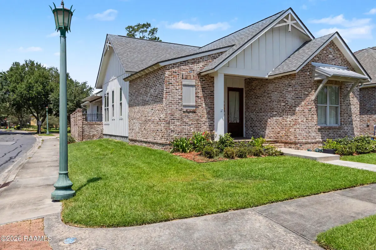 201 W Vallauris Drive, Lafayette, LA 70507 - #1