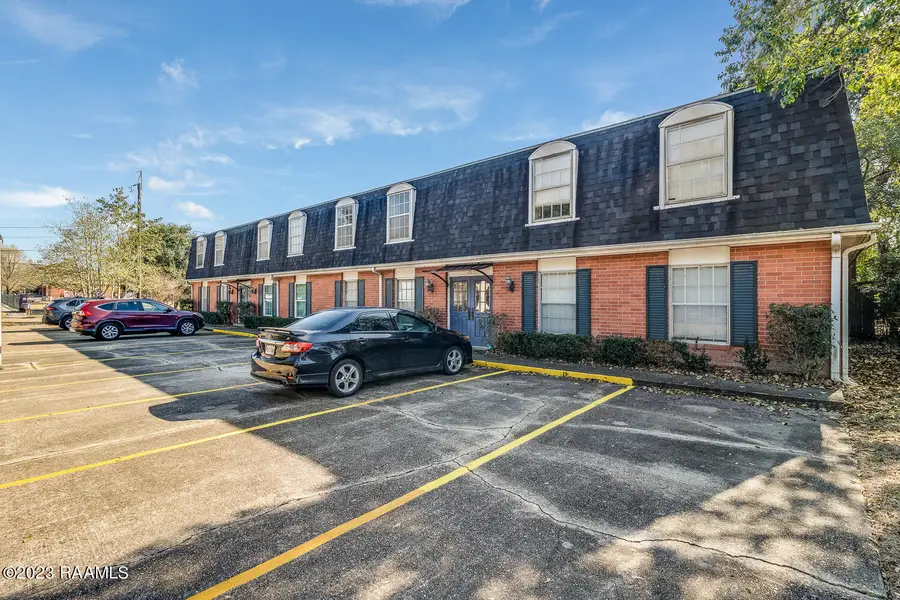 211 Versailles Boulevard #10, Lafayette, LA 70501 - #2