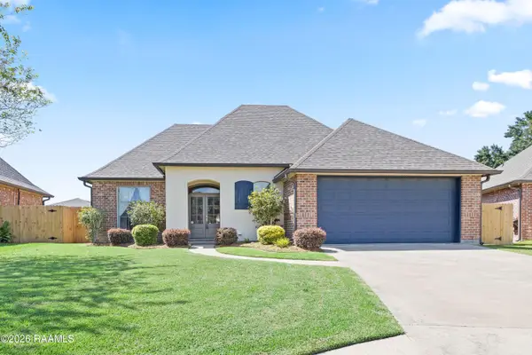 120 Meadow Lake Drive, Youngsville, LA 70592
