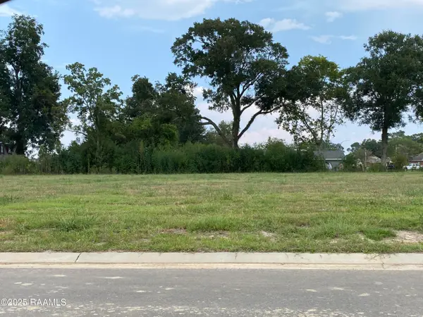 106 Leaning Oak Drive, Lafayette, LA 70508