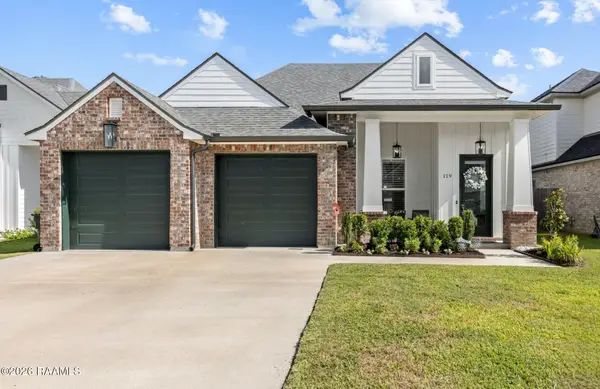 119 Lakes Edge Drive, Broussard, LA 70518