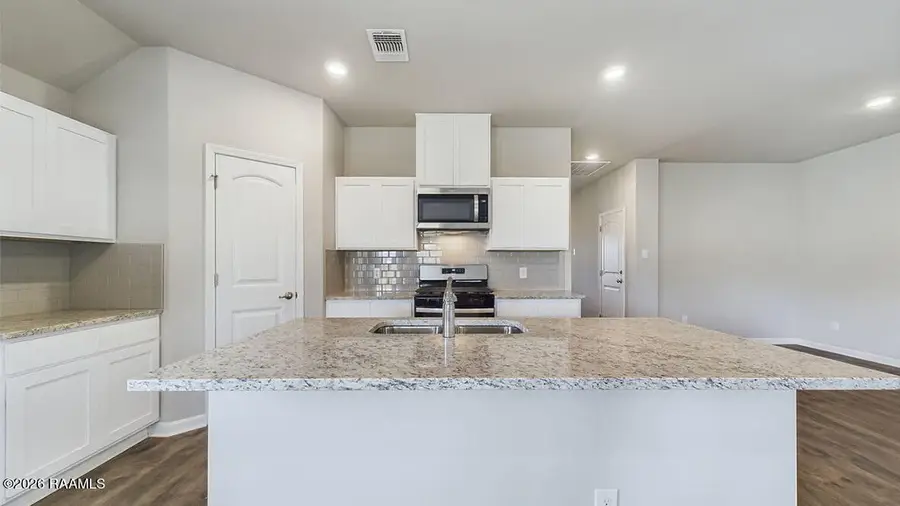 142 Lake Ridge Drive, Broussard, LA 70518 - #2