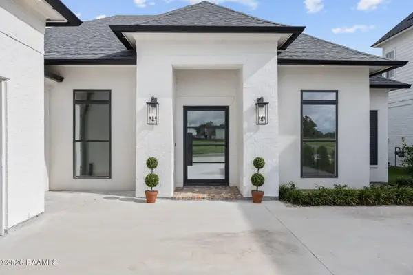 223 Gunter Grass Court, Lafayette, LA 70508