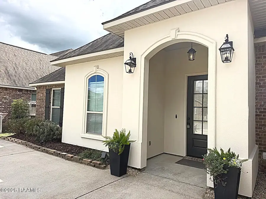 211 Meadowland Drive, Lafayette, LA 70507 - #2