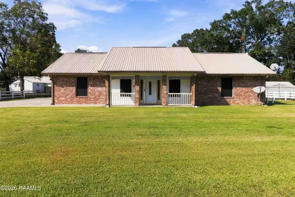 1077c Anse Broussard Highway, Breaux Bridge, LA 70517