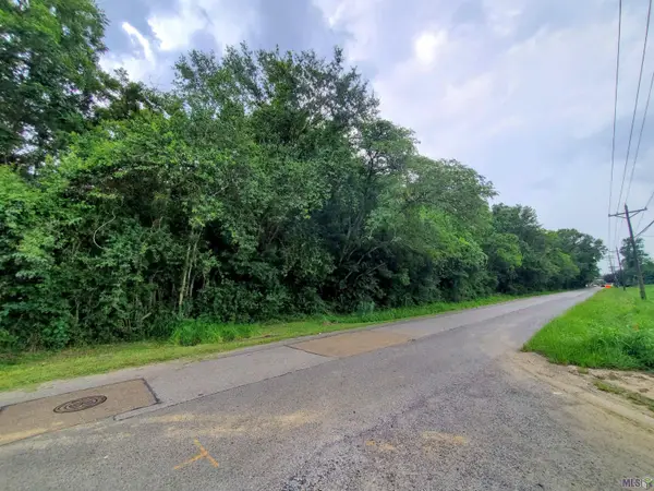 9500-9800 Elm Grove Garden Dr, Baton Rouge, LA 70807