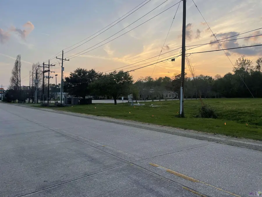 8160 Siegen Ln, Baton Rouge, LA 70810 - #2