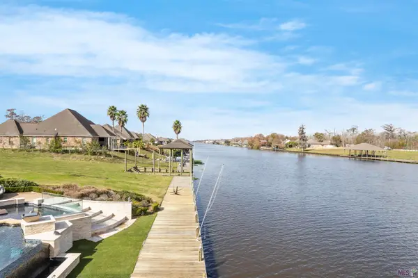 11288 River Highlands, St. Amant, LA 70774