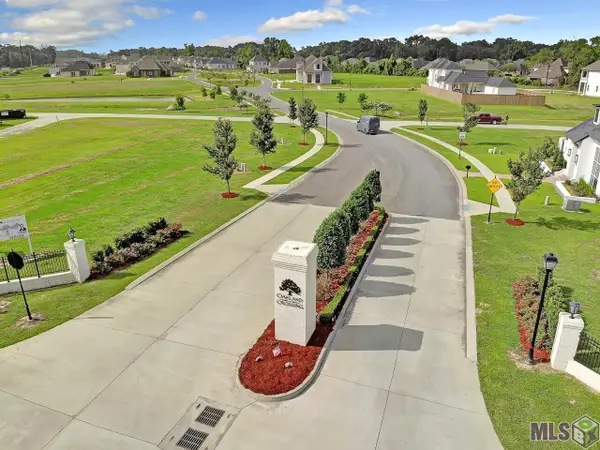 5 Oakland Crossing Blvd, Prairieville, LA 70769