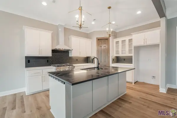 1728 N Linen Rd, Gonzales, LA 70737