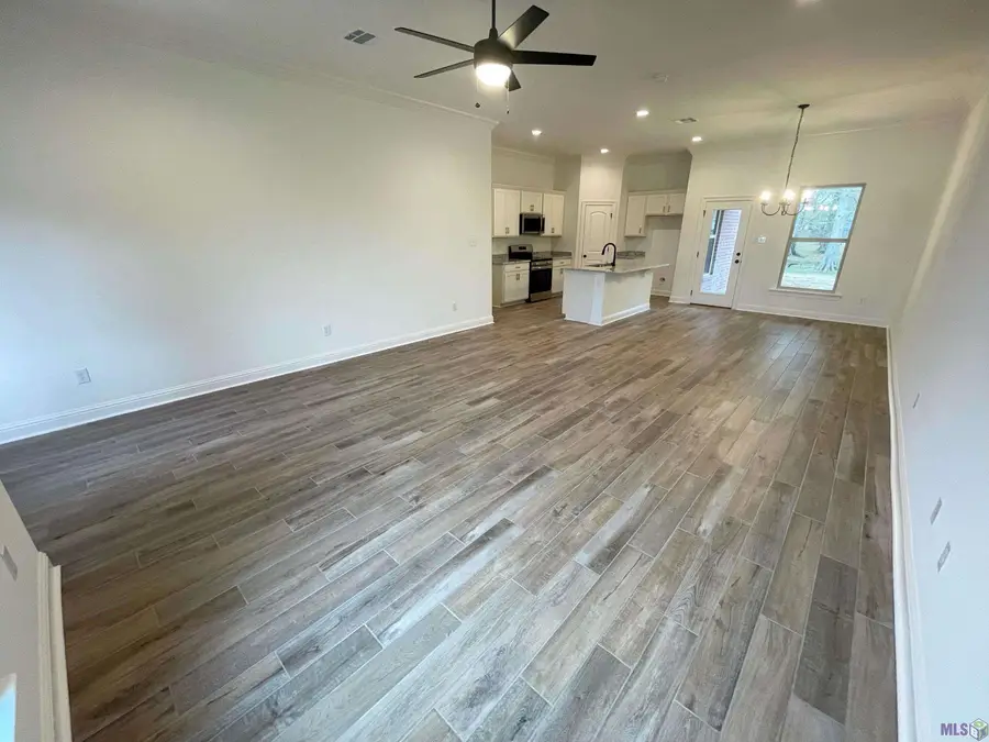 25717 Tarver Dr, Denham Springs, LA 70726 - #2