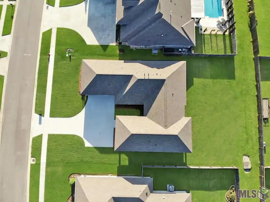 7299 Effie Dr, Denham Springs, LA 70706 - #2