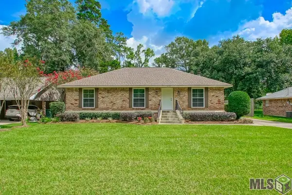 8105 Minglewood Ave, Denham Springs, LA 70706