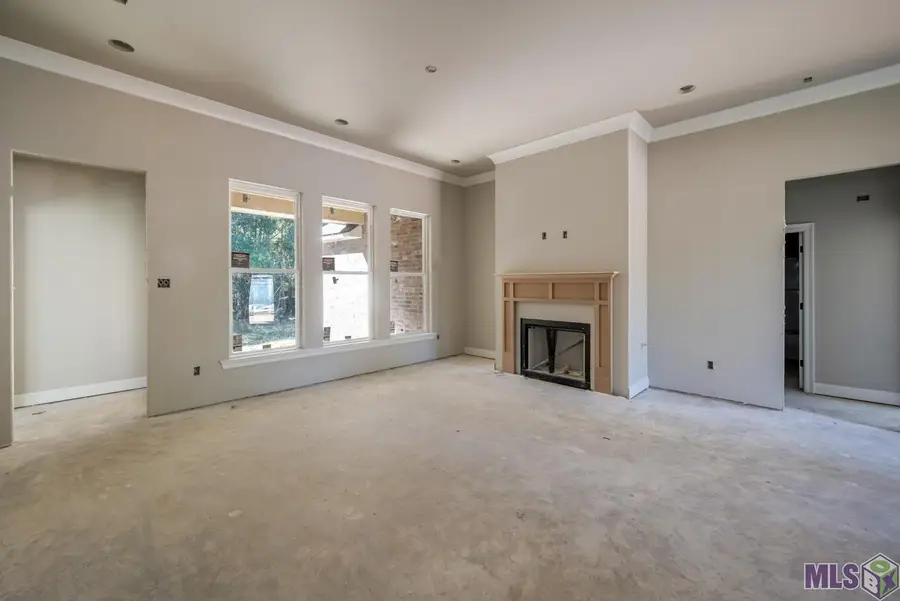 21036 April Ln, Livingston, LA 70754 - #3