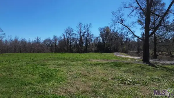 9366 Poirrier Rd, St. Amant, LA 70774