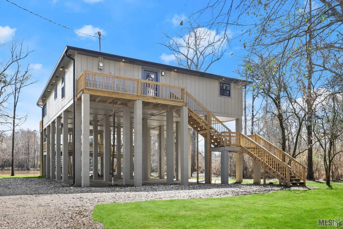 10013 Horseshoe Dr, Baton Rouge, LA 70817 - #1