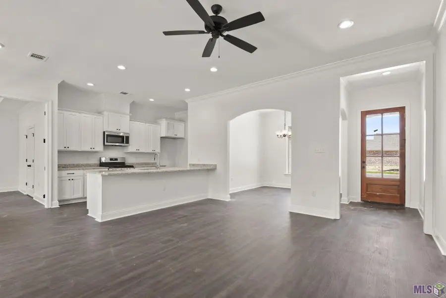 18725 Seabiscuit Ln, Zachary, LA 70791 - #3