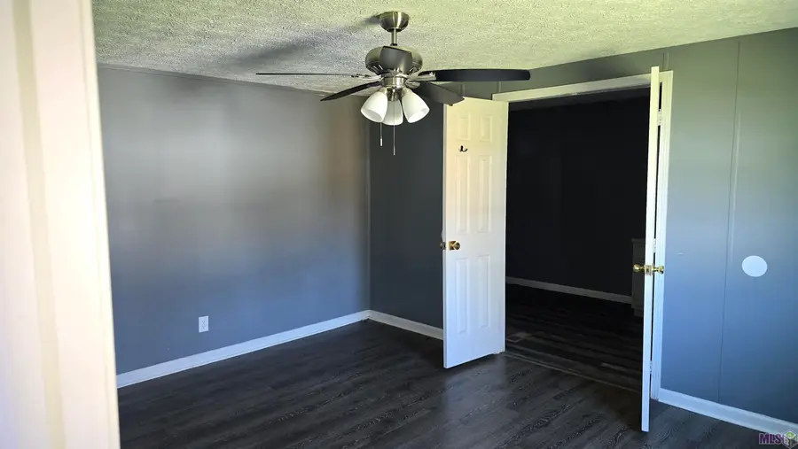 30997 Goldenrod St, Denham Springs, LA 70726 - #2