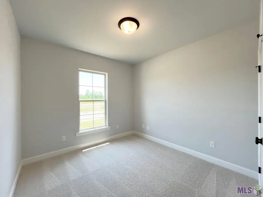 1553 Old Tucson Ave, Zachary, LA 70791 - #2