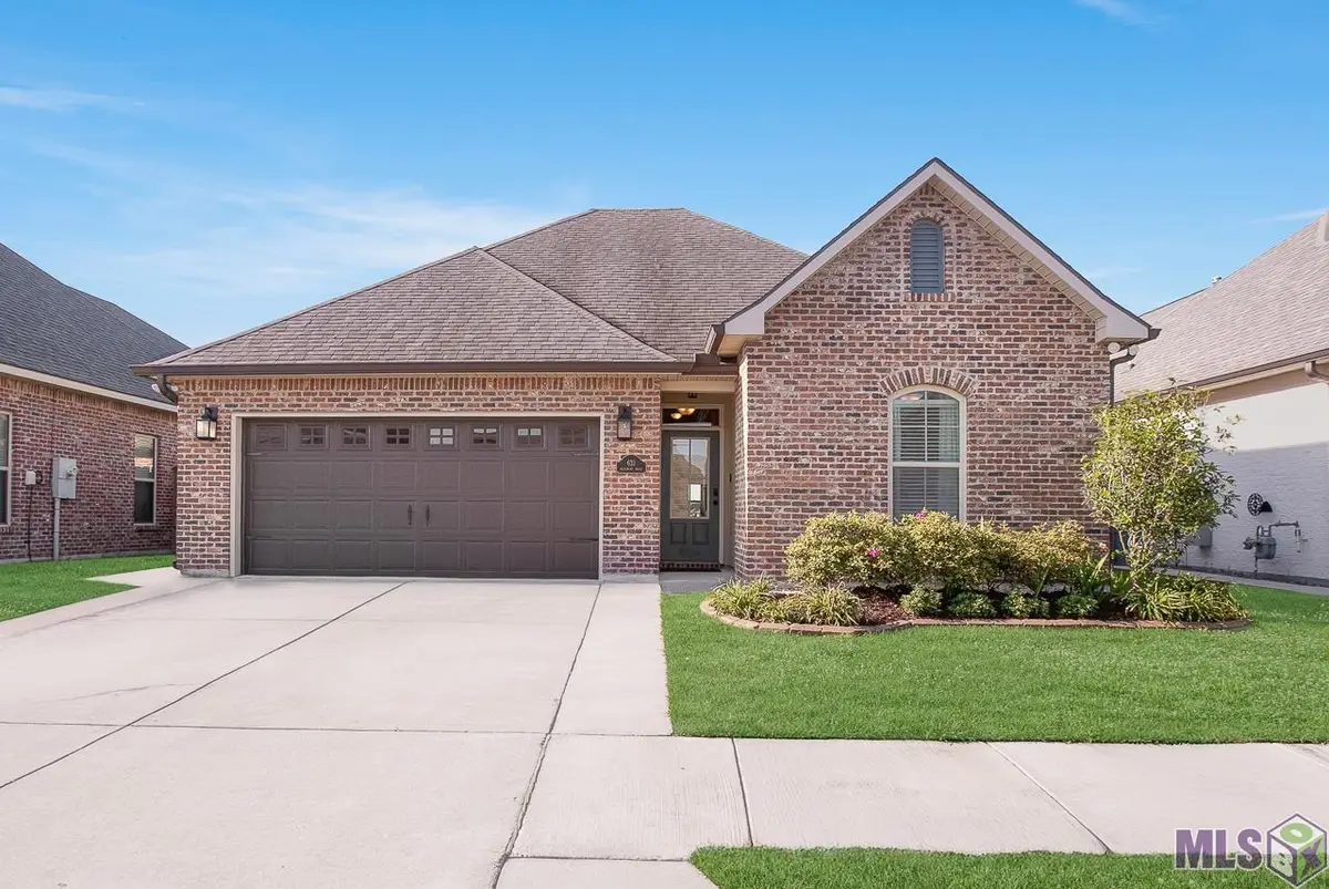 631 Beaumont Dr, Gonzales, LA 70737 - #1