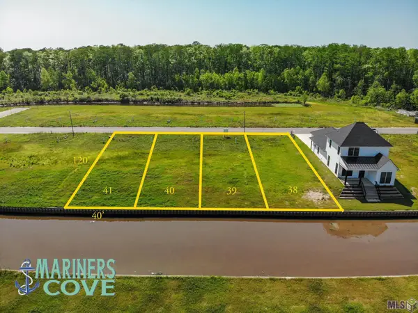 12838 N St Croix Ct, Maurepas, LA 70449