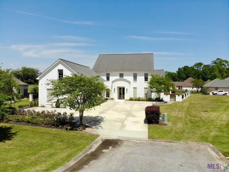 25601 Oakmont Ct, Denham Springs, LA 70726 - #2
