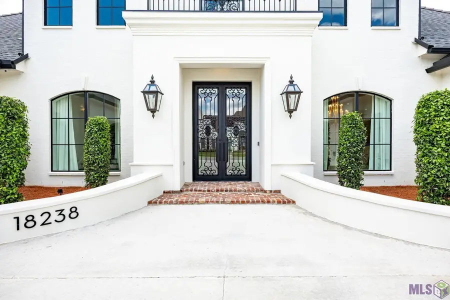 18238 Woodland Cove Dr, Baton Rouge, LA 70817 - #2