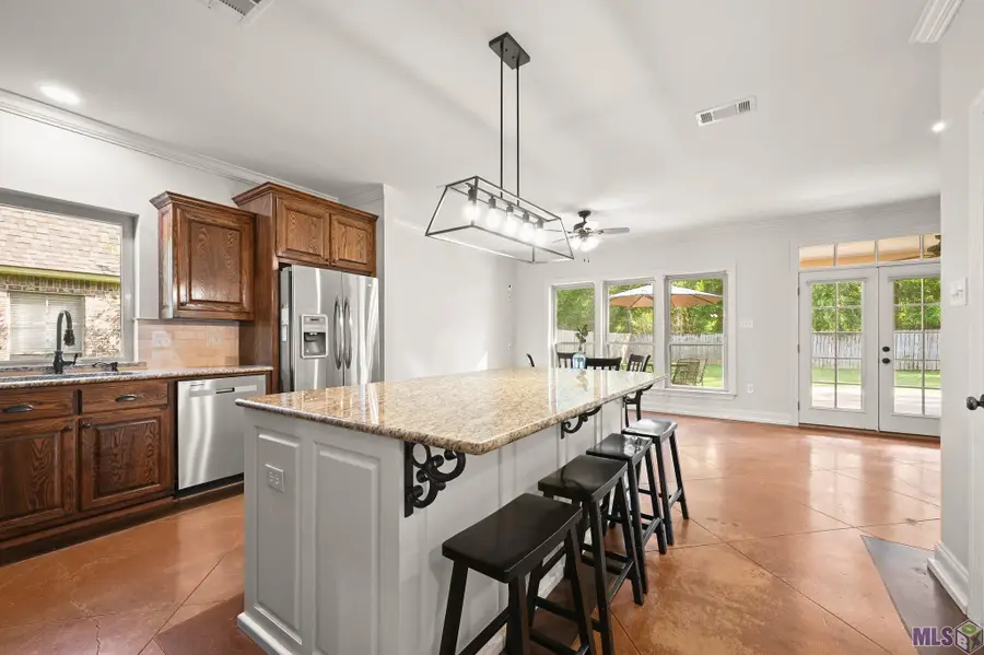 18236 Lake Harbor Ln, Prairieville, LA 70769 - #2