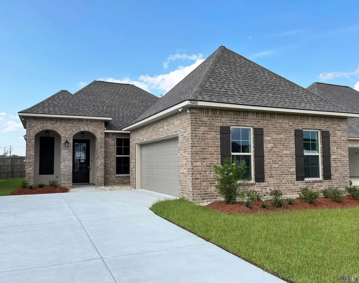 38480 Queen St, Prairieville, LA 70769 - #1