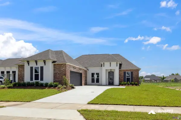 10141 Sanctuary Oaks Dr, Baton Rouge, LA 70817